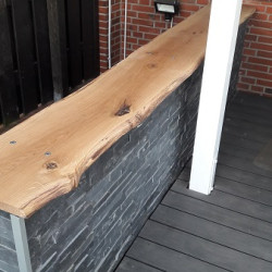 Kundenprojekt: Eichenbohle als Mauerabdeckung im Außenbereich!